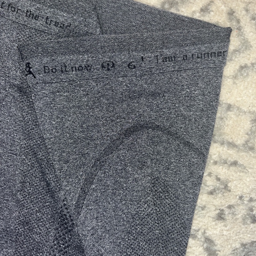 Dark grey lululemon swiftly tech 🥰